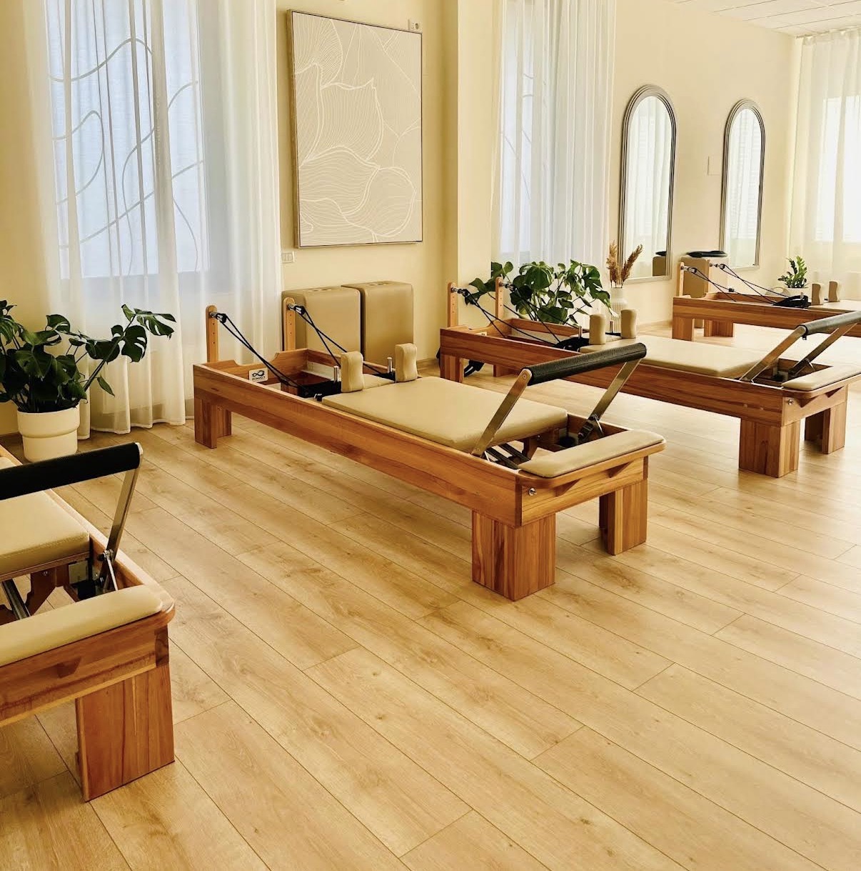 MOVE Studio · Pilates Reformer · interior